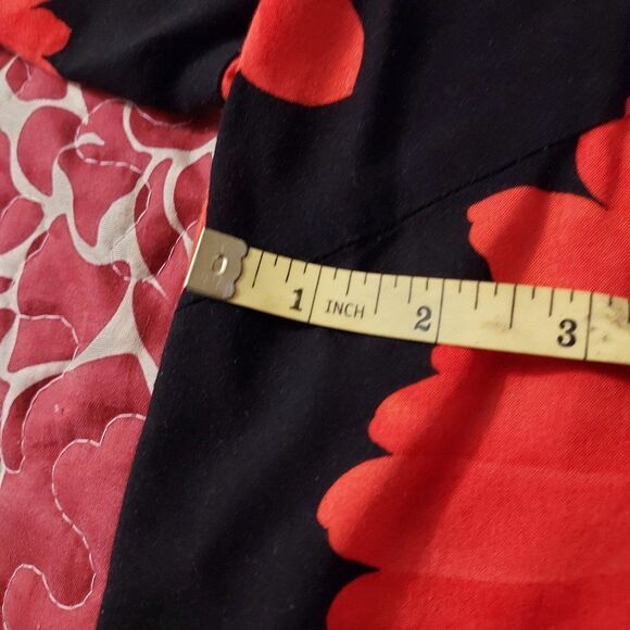 Expressions plus Excellent cond 24 1/2 inch arm pit to arm pit - Picture 4 of 5